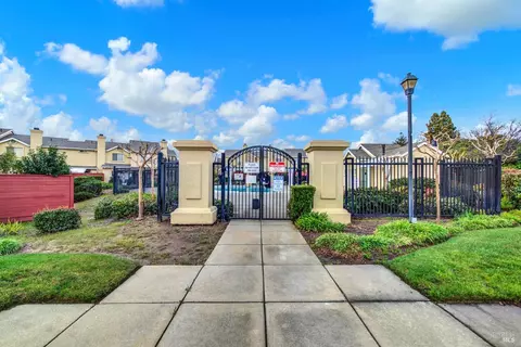 Exterior - 118 Brogan Ct, Fairfield, CA 94534 photo 29 of 39