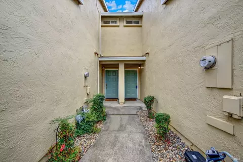 Exterior - 118 Brogan Ct, Fairfield, CA 94534 photo 11 of 39