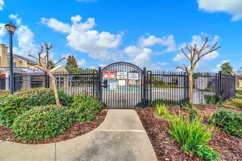 Exterior - 118 Brogan Ct, Fairfield, CA 94534 photo 34 of 39