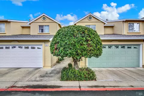 Exterior - 118 Brogan Ct, Fairfield, CA 94534 photo 2 of 39