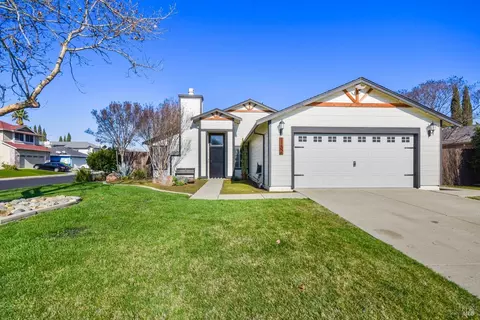 1132 Ruby Dr, Vacaville, CA 95687