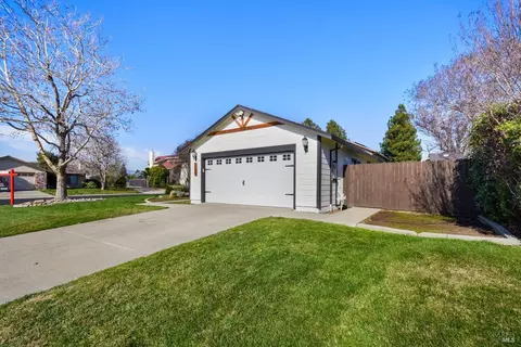 1132 Ruby Dr, Vacaville, CA 95687 photo 2