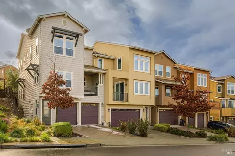 411 Jacquelyn Ln, Petaluma, CA 94952