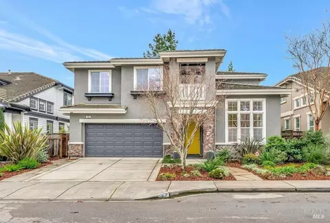 43 Pinheiro Cir, Novato, CA 94945
