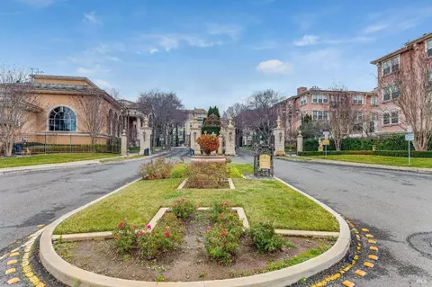 View/Area - 1111 Symphony Way, Vallejo, CA 94591 photo 2 of 5