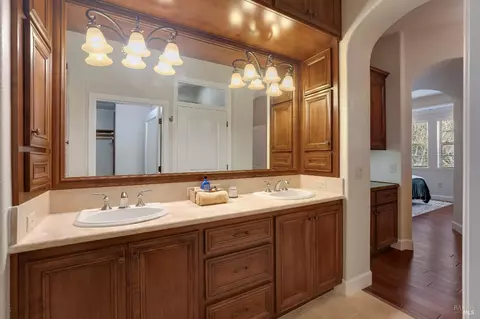 Bath - 1111 Symphony Way, Vallejo, CA 94591 photo 1 of 3