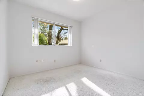 547 Goodman Ave, Santa Rosa, CA 95407 photo 10