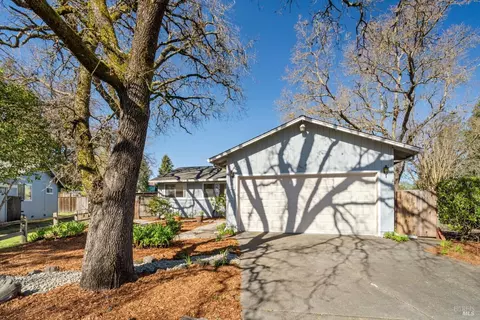 547 Goodman Ave, Santa Rosa, CA 95407 photo 2