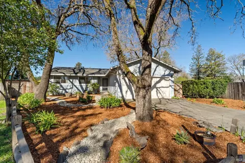 547 Goodman Ave, Santa Rosa, CA 95407