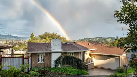 4 Haven Dr, Petaluma, CA 94952