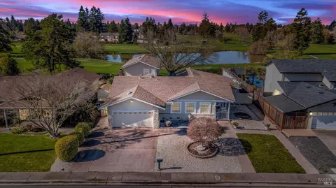 5249 Daniel Dr, Rohnert Park, CA 94928