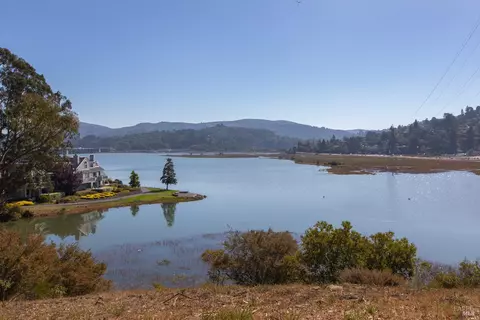View/Area - 16 Eucalyptus Knoll St, Mill Valley, CA 94941 photo 10 of 12