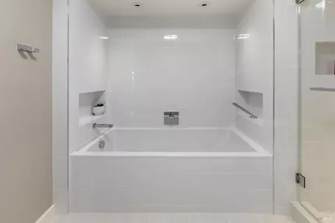Bath - 16 Eucalyptus Knoll St, Mill Valley, CA 94941 photo 5 of 7