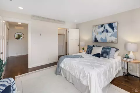 Bedroom - 16 Eucalyptus Knoll St, Mill Valley, CA 94941 photo 8 of 10