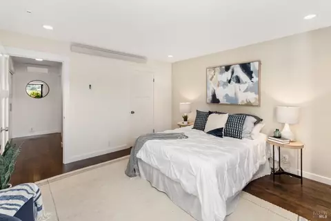 Bedroom - 16 Eucalyptus Knoll St, Mill Valley, CA 94941 photo 9 of 10