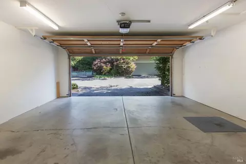 Exterior - 16 Eucalyptus Knoll St, Mill Valley, CA 94941 photo 11 of 20