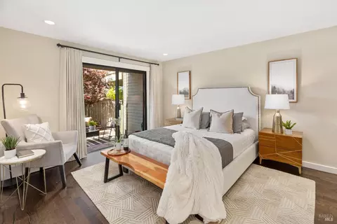 Bedroom - 16 Eucalyptus Knoll St, Mill Valley, CA 94941 photo 4 of 10