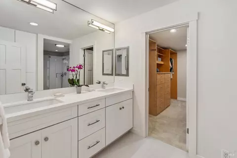 Bath - 16 Eucalyptus Knoll St, Mill Valley, CA 94941 photo 6 of 7