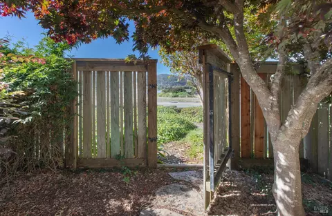 Exterior - 16 Eucalyptus Knoll St, Mill Valley, CA 94941 photo 9 of 20