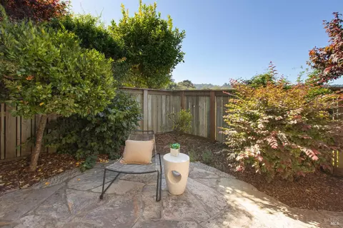 Exterior - 16 Eucalyptus Knoll St, Mill Valley, CA 94941 photo 7 of 20