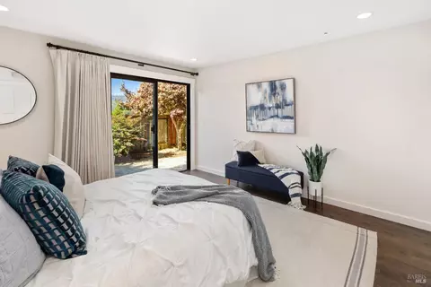 Bedroom - 16 Eucalyptus Knoll St, Mill Valley, CA 94941 photo 10 of 10