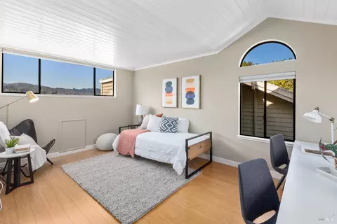 Bedroom - 16 Eucalyptus Knoll St, Mill Valley, CA 94941 photo 1 of 10
