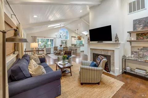 Living - 4357 Lakeside Rd, Glen Ellen, CA 95442 photo 2 of 4