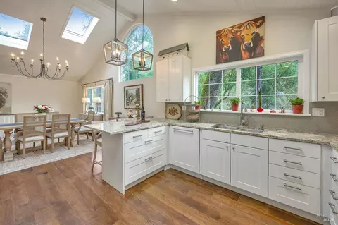 Bath - 4357 Lakeside Rd, Glen Ellen, CA 95442 photo 1 of 6