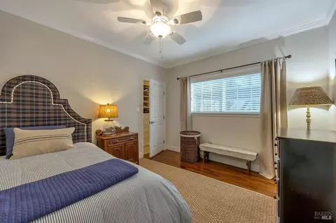 Bedroom - 4357 Lakeside Rd, Glen Ellen, CA 95442 photo 4 of 5