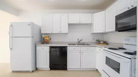 2447 Baltic Dr, Fairfield, CA 94533 photo 6