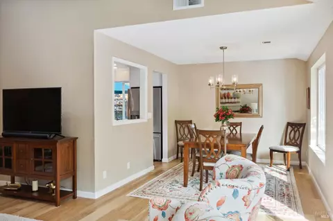 Dining - 844 Rose Dr, Benicia, CA 94510 photo 2 of 4