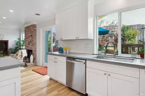 Kitchen - 844 Rose Dr, Benicia, CA 94510 photo 5 of 6