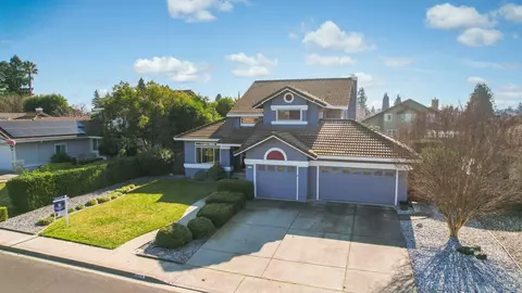 372 Stonewood Dr, Vacaville, CA 95687