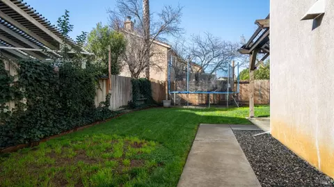 Exterior - 2175 Moore Dr, Dixon, CA 95620 photo 13 of 19
