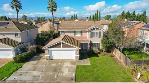 Exterior - 2175 Moore Dr, Dixon, CA 95620 photo 7 of 19