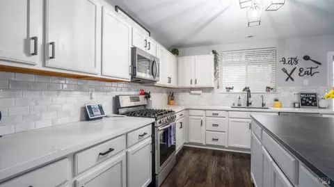 Kitchen - 2175 Moore Dr, Dixon, CA 95620 photo 3 of 4
