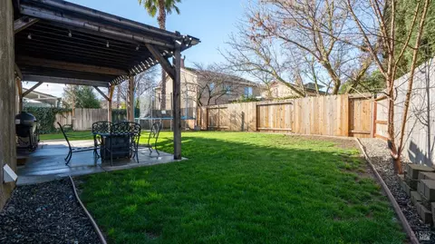 Exterior - 2175 Moore Dr, Dixon, CA 95620 photo 18 of 19
