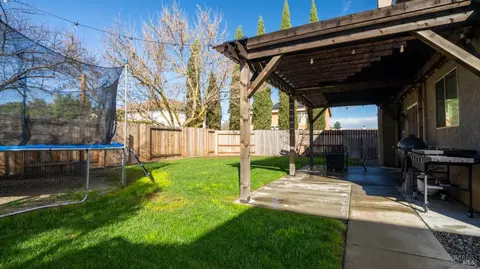 Exterior - 2175 Moore Dr, Dixon, CA 95620 photo 14 of 19