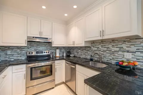 100 Thorndale Dr #243, San Rafael, CA 94903