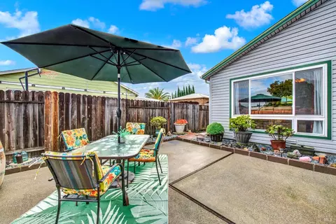 525 Nebraska St, Fairfield, CA 94533 photo 4