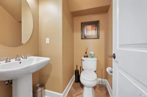 Bath - 1621 Pear Tree Ln, Napa, CA 94558 photo 1 of 5