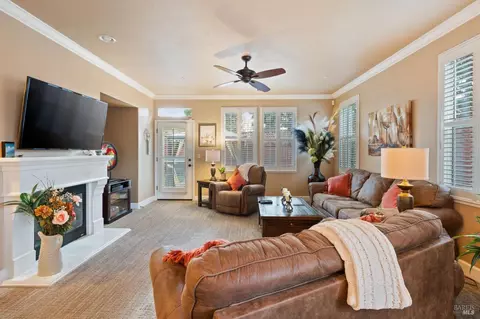 Living - 1621 Pear Tree Ln, Napa, CA 94558 photo 3 of 4
