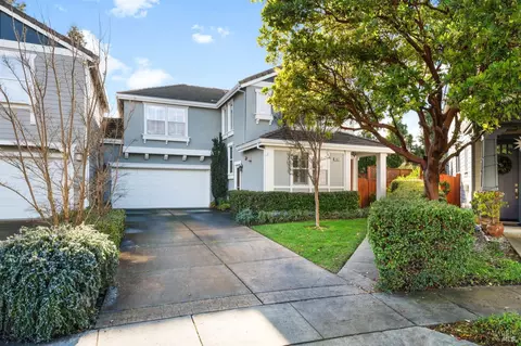 Exterior - 1621 Pear Tree Ln, Napa, CA 94558 photo 2 of 9