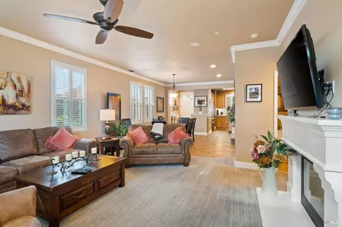 Living - 1621 Pear Tree Ln, Napa, CA 94558 photo 2 of 4