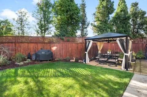 Exterior - 1621 Pear Tree Ln, Napa, CA 94558 photo 8 of 9