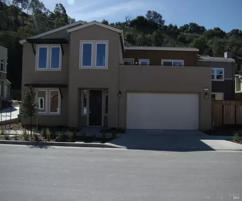 532 Sapphire St, Petaluma, CA 94952