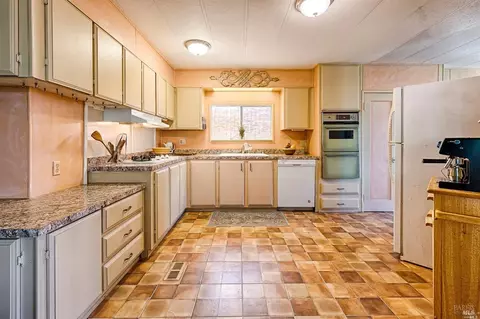 31 Michael Dr, Petaluma, CA 94954 photo 8
