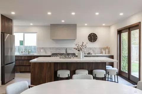 Kitchen - 1005 Alpine Ct, Napa, CA 94558 photo 6 of 6