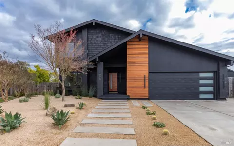 Exterior - 1005 Alpine Ct, Napa, CA 94558 photo 2 of 8