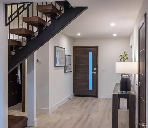 Entry Way - 1005 Alpine Ct, Napa, CA 94558 photo 2 of 2